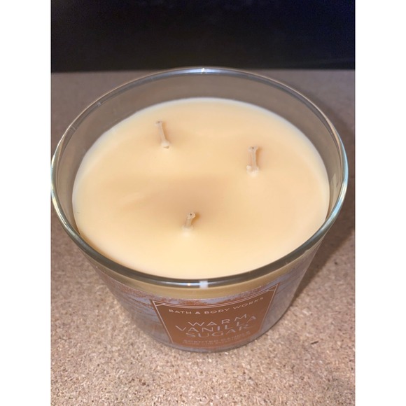 BBW‎ Warm Vanilla Sugar Candle - Picture 2 of 3